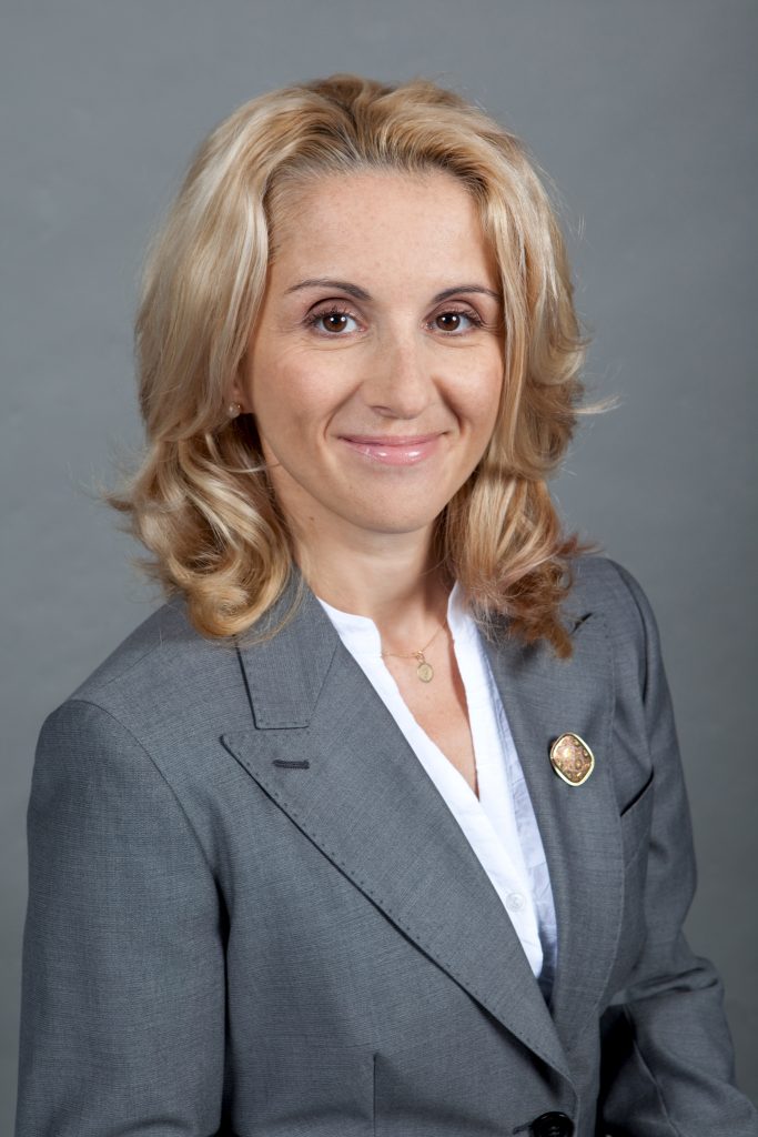 poză profesională de profil pentru CV
